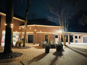 Relaxing Two-Bedroom Apartment or Studio on 13 Beautiful Wooded Acres In A Quiet Neighborhood